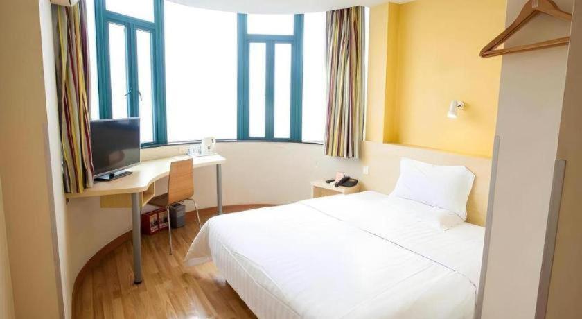 7 Days Shunyi Development Area Mordern Motor 2*